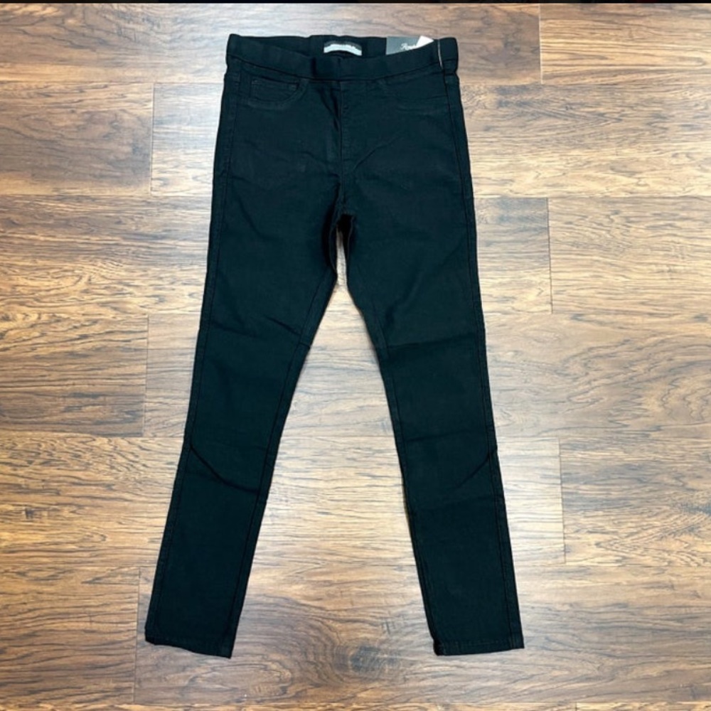 Royalty For Me Highrise Jeggings in Black